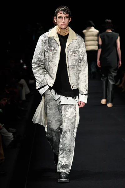 Look 14